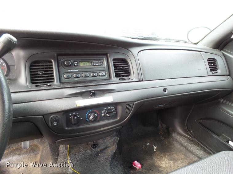 image for item L3380 2010 Ford Crown Victoria Police Interceptor