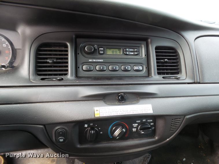 image for item L3380 2010 Ford Crown Victoria Police Interceptor