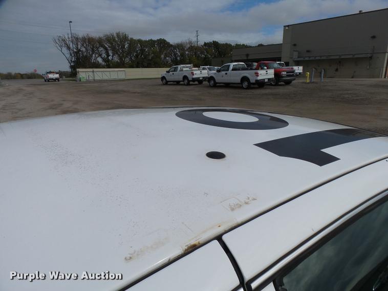 image for item L3380 2010 Ford Crown Victoria Police Interceptor