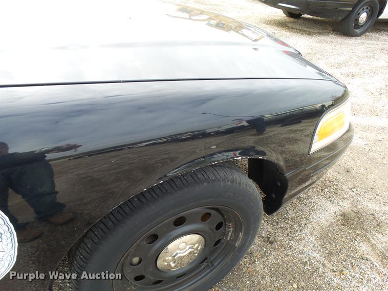 image for item L3380 2010 Ford Crown Victoria Police Interceptor