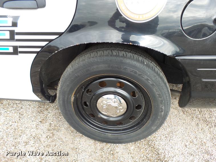 image for item L3380 2010 Ford Crown Victoria Police Interceptor