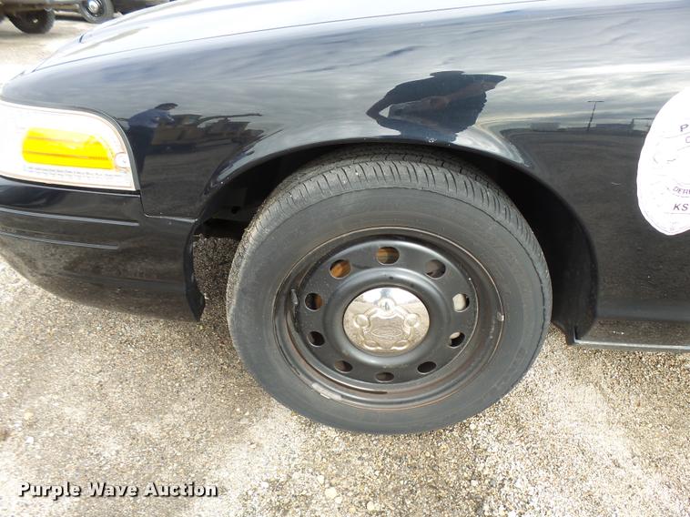 image for item L3380 2010 Ford Crown Victoria Police Interceptor