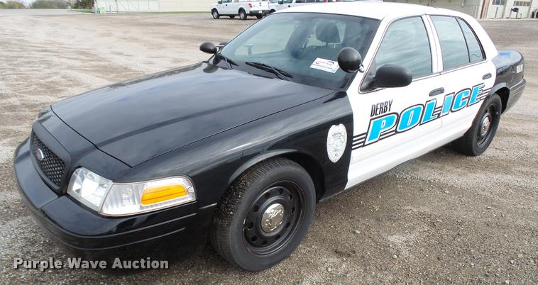 image for item L3381 2010 Ford Crown Victoria Police Interceptor