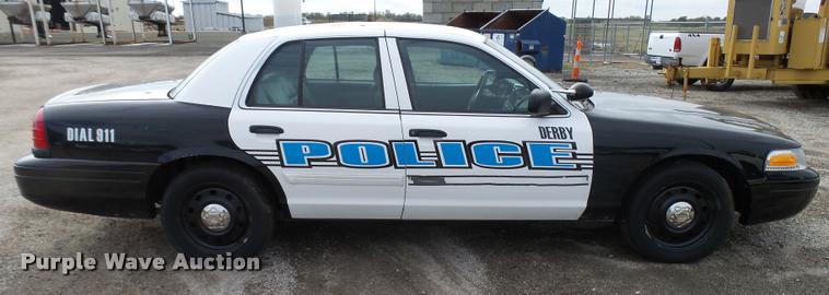image for item L3381 2010 Ford Crown Victoria Police Interceptor