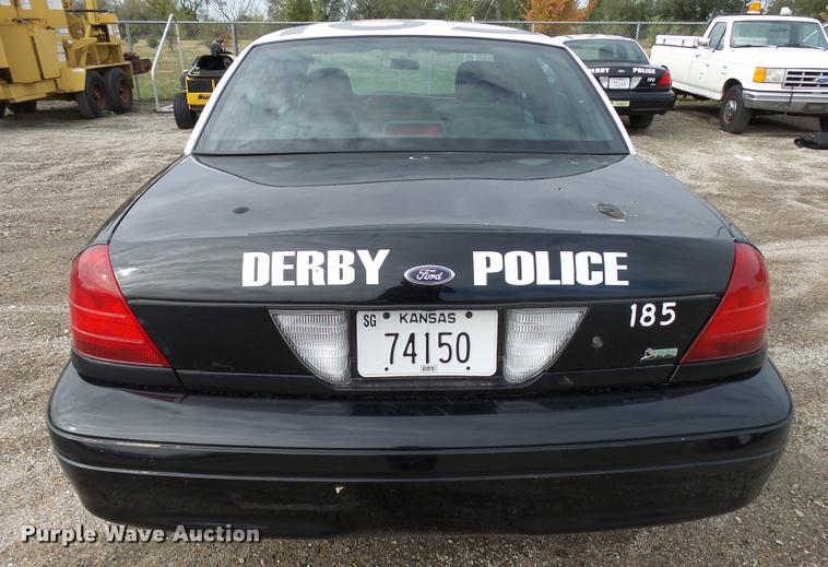 image for item L3381 2010 Ford Crown Victoria Police Interceptor