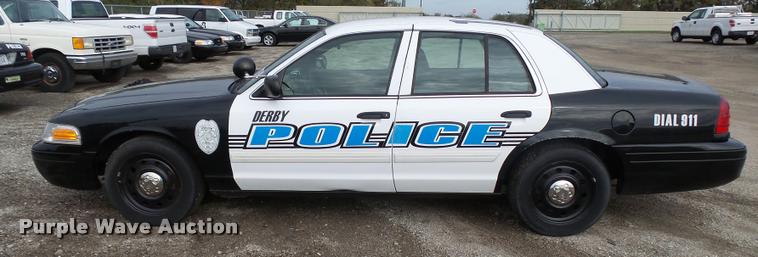 image for item L3381 2010 Ford Crown Victoria Police Interceptor