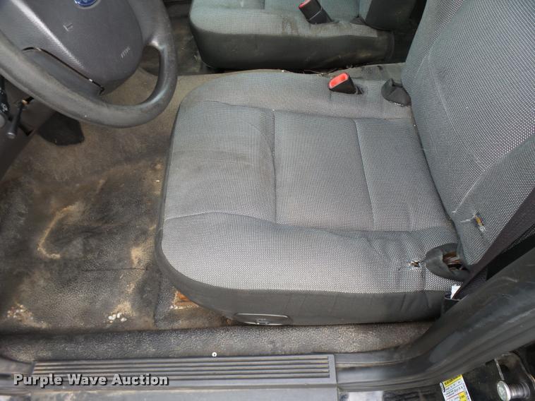 image for item L3381 2010 Ford Crown Victoria Police Interceptor