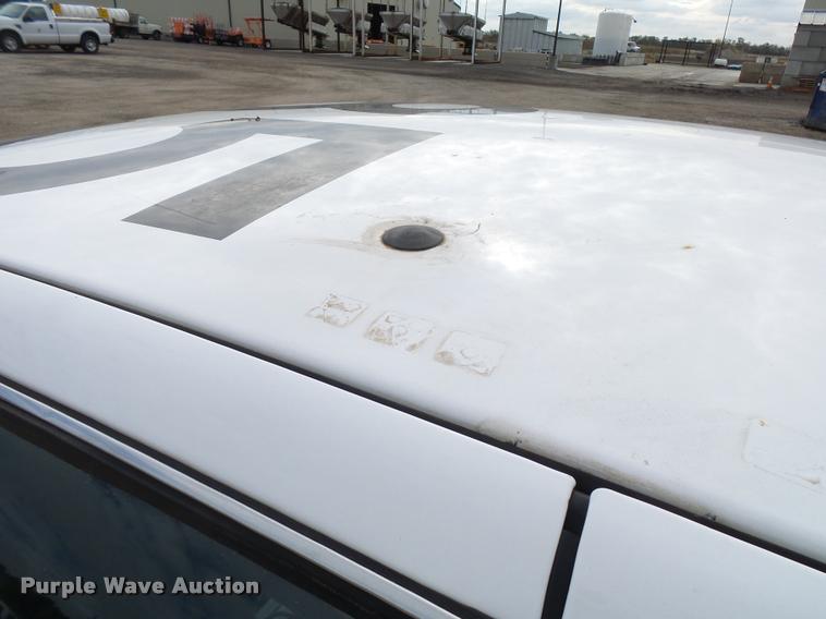 image for item L3381 2010 Ford Crown Victoria Police Interceptor