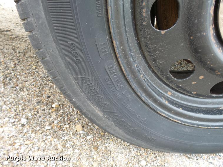 image for item L3381 2010 Ford Crown Victoria Police Interceptor