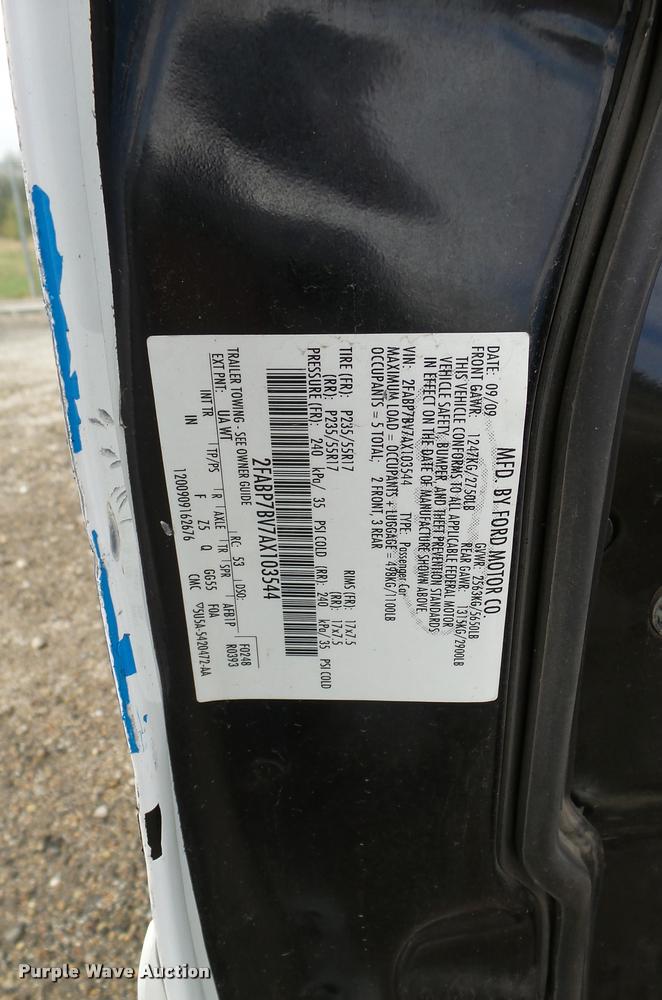 image for item L3381 2010 Ford Crown Victoria Police Interceptor