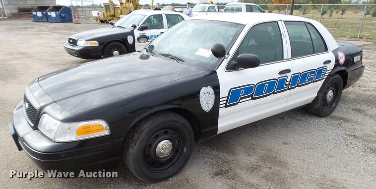 image for item L3382 2009 Ford Crown Victoria Police Interceptor