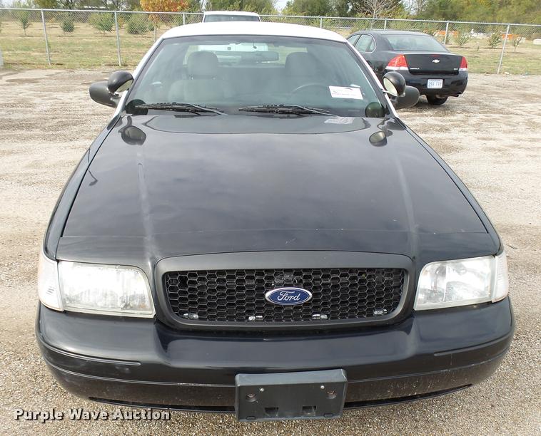 image for item L3382 2009 Ford Crown Victoria Police Interceptor