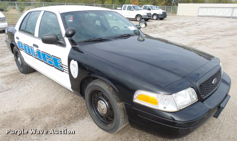 image for item L3382 2009 Ford Crown Victoria Police Interceptor