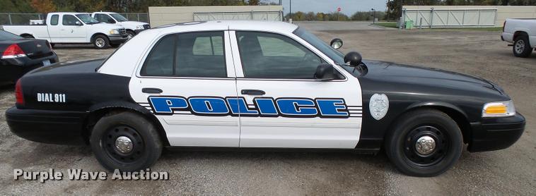 image for item L3382 2009 Ford Crown Victoria Police Interceptor