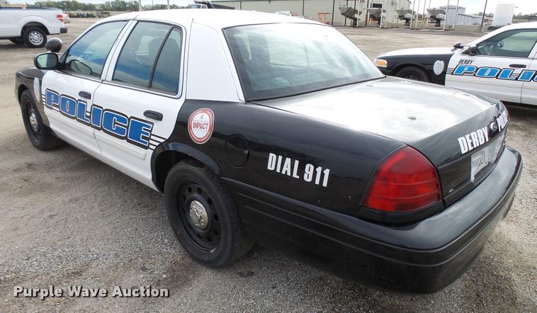 image for item L3382 2009 Ford Crown Victoria Police Interceptor