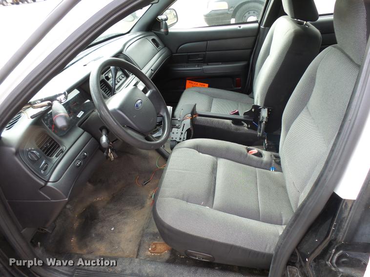 image for item L3382 2009 Ford Crown Victoria Police Interceptor
