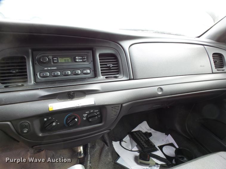 image for item L3382 2009 Ford Crown Victoria Police Interceptor