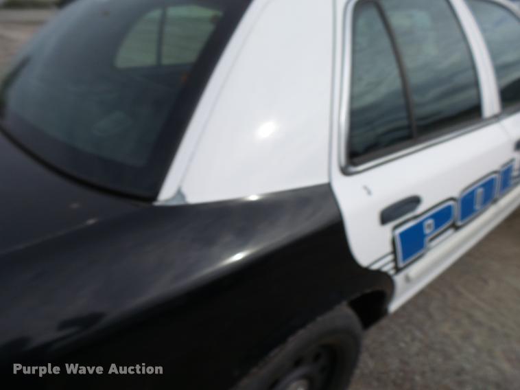 image for item L3382 2009 Ford Crown Victoria Police Interceptor