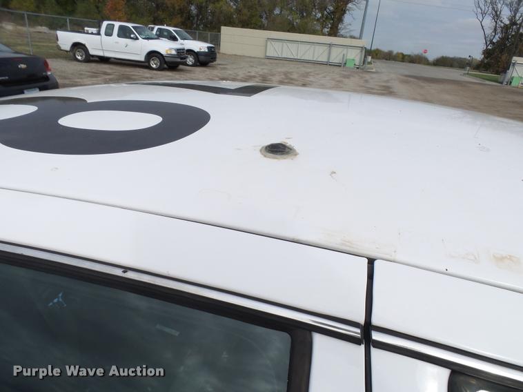 image for item L3382 2009 Ford Crown Victoria Police Interceptor