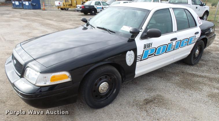 image for item L3383 2011 Ford Crown Victoria Police Interceptor