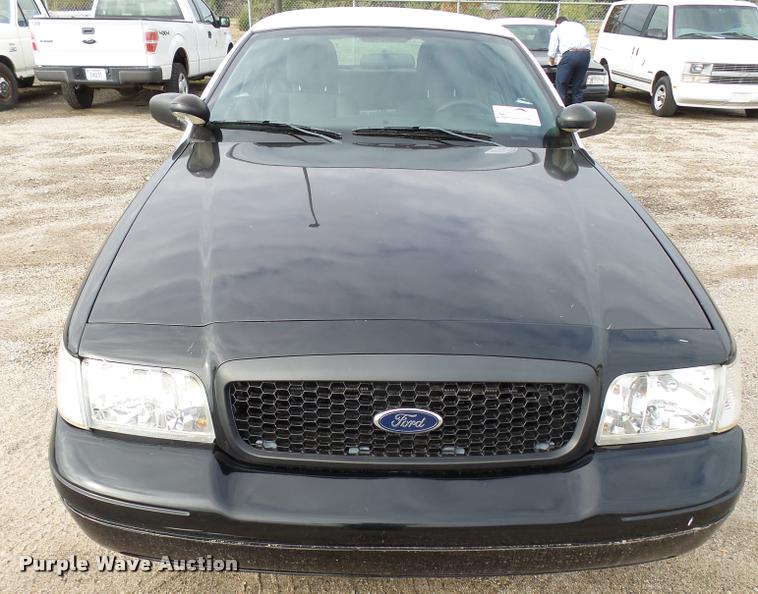 image for item L3383 2011 Ford Crown Victoria Police Interceptor