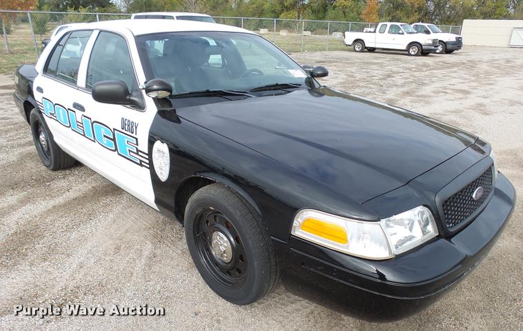 image for item L3383 2011 Ford Crown Victoria Police Interceptor