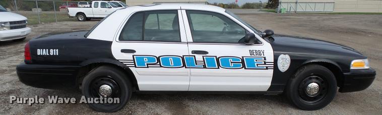 image for item L3383 2011 Ford Crown Victoria Police Interceptor