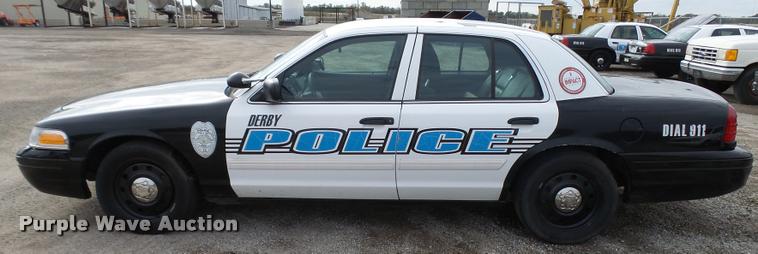image for item L3383 2011 Ford Crown Victoria Police Interceptor