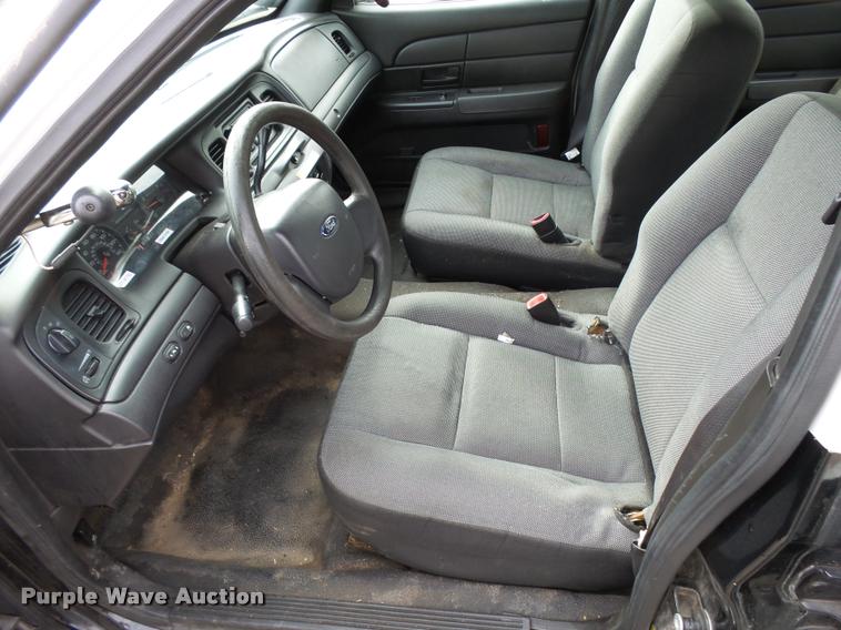 image for item L3383 2011 Ford Crown Victoria Police Interceptor