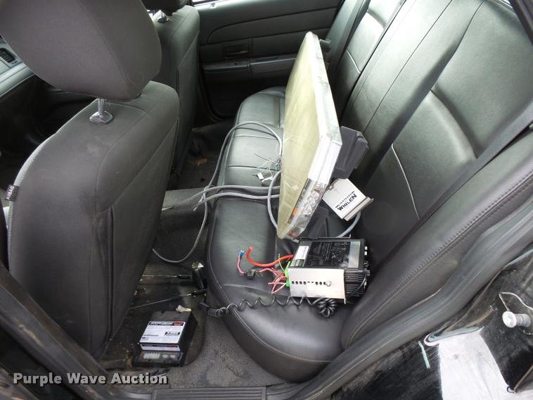 image for item L3383 2011 Ford Crown Victoria Police Interceptor