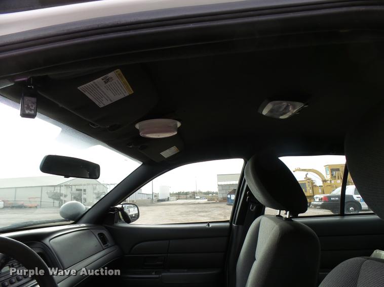 image for item L3383 2011 Ford Crown Victoria Police Interceptor