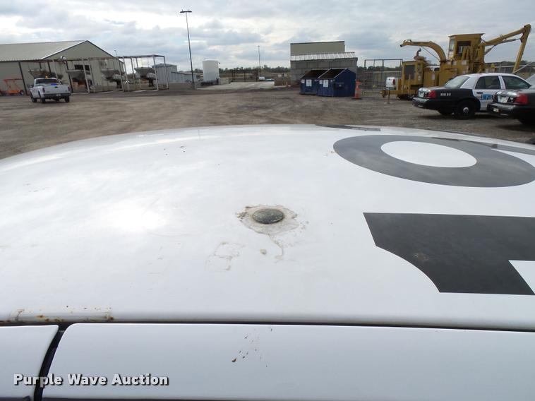 image for item L3383 2011 Ford Crown Victoria Police Interceptor