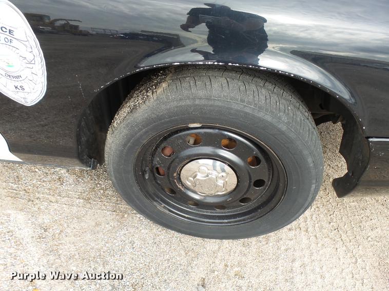 image for item L3383 2011 Ford Crown Victoria Police Interceptor