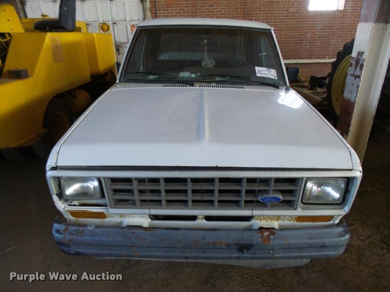 image for item L3406 1986 Ford Ranger SuperCab pickup truck