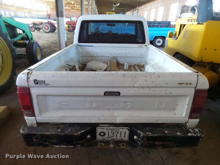 image for item L3406 1986 Ford Ranger SuperCab pickup truck