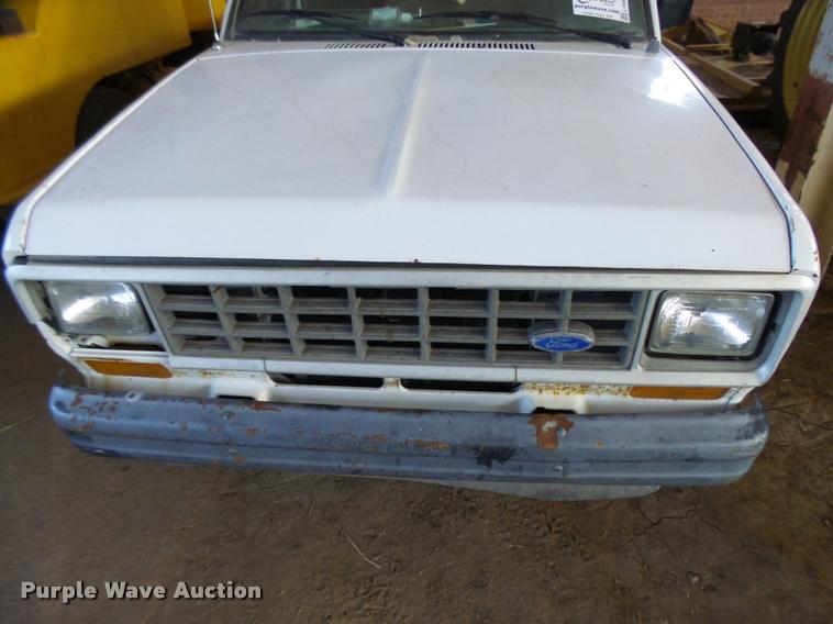 image for item L3406 1986 Ford Ranger SuperCab pickup truck