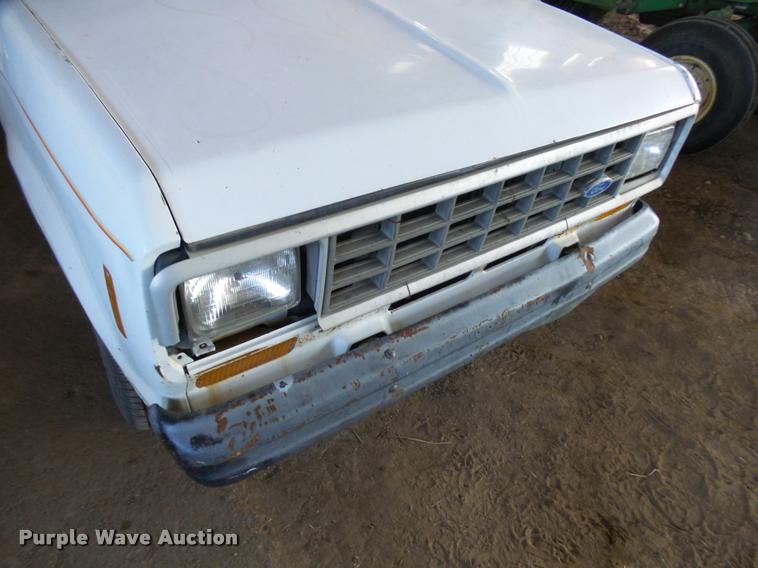image for item L3406 1986 Ford Ranger SuperCab pickup truck