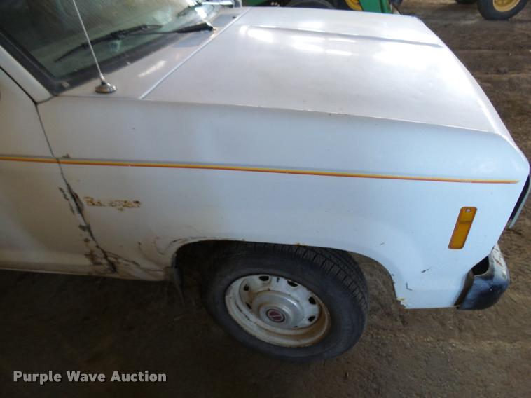 image for item L3406 1986 Ford Ranger SuperCab pickup truck
