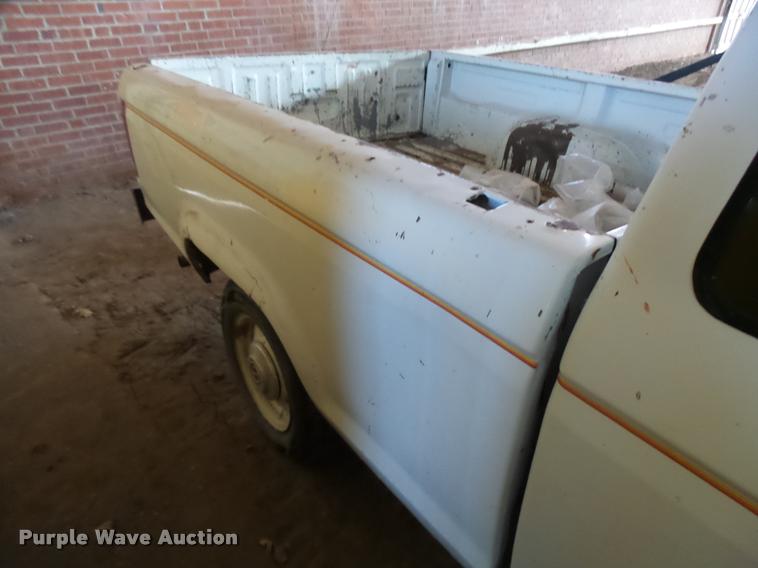 image for item L3406 1986 Ford Ranger SuperCab pickup truck