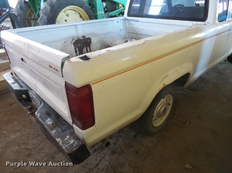 image for item L3406 1986 Ford Ranger SuperCab pickup truck