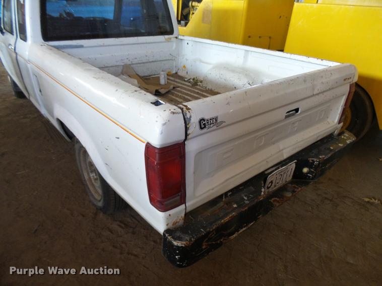 image for item L3406 1986 Ford Ranger SuperCab pickup truck