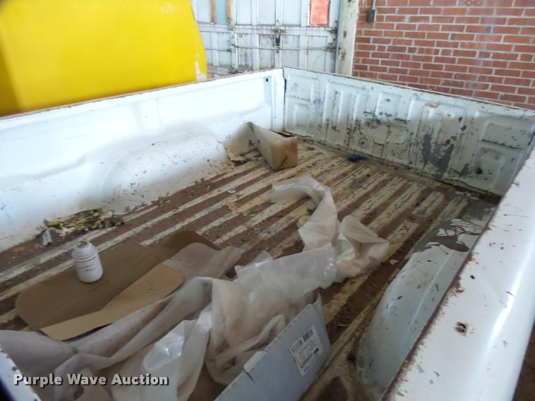 image for item L3406 1986 Ford Ranger SuperCab pickup truck