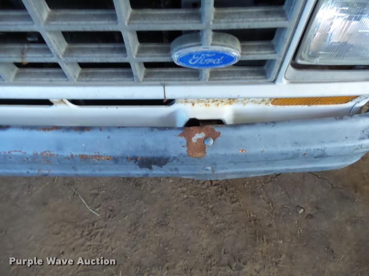 image for item L3406 1986 Ford Ranger SuperCab pickup truck