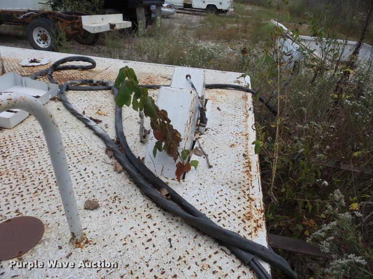 image for item L4291 12'L x 8'W bucket bed