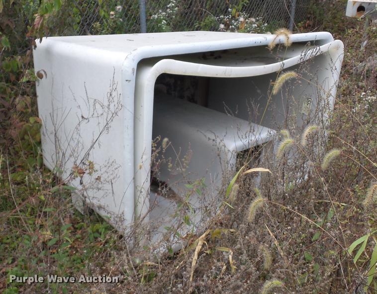 image for item L4291 12'L x 8'W bucket bed