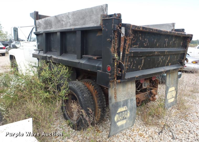 image for item L4294 1987 Ford F700 dump truck