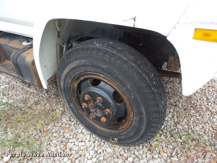 image for item L4294 1987 Ford F700 dump truck