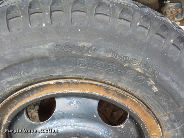 image for item L4294 1987 Ford F700 dump truck