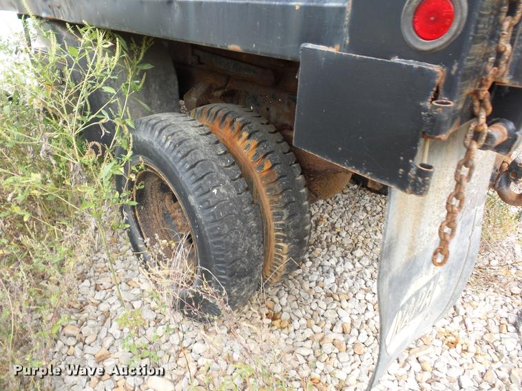 image for item L4294 1987 Ford F700 dump truck