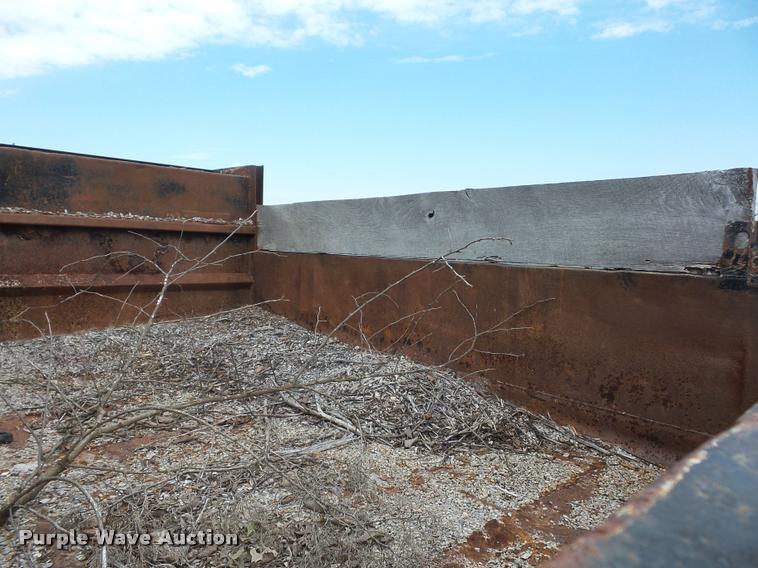 image for item L4294 1987 Ford F700 dump truck